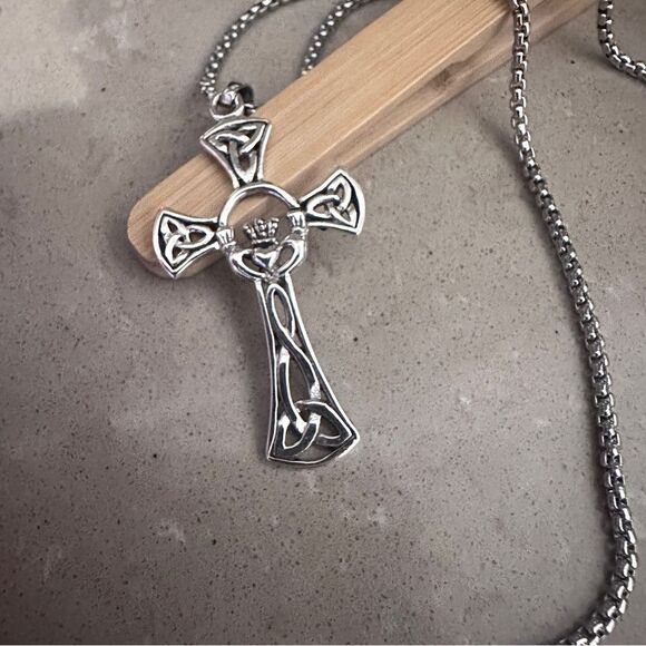 Sterling Silver Celtic Cross Necklace – 18” Chain - Picture 3 of 6